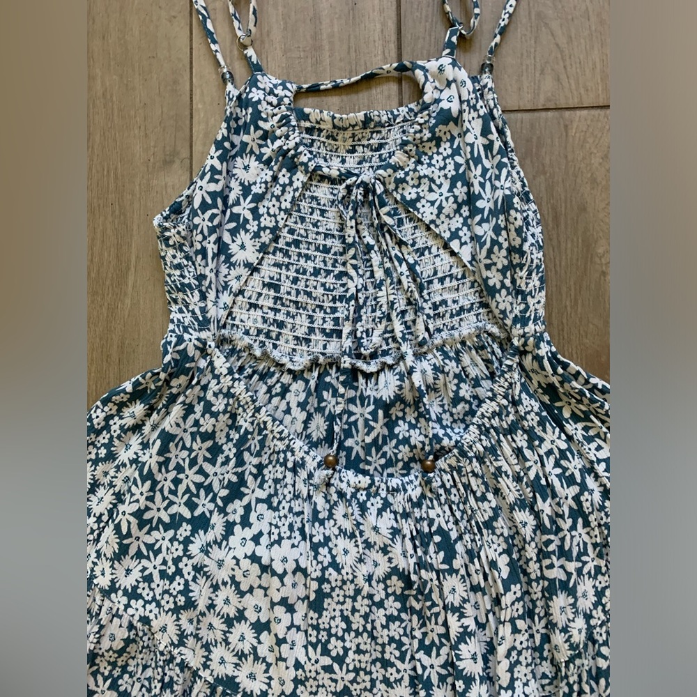 Women’s Foral Dress - Picture 3 of 8